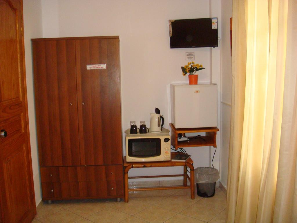 Boussetil Rooms Capanmat Tinos Bilik gambar