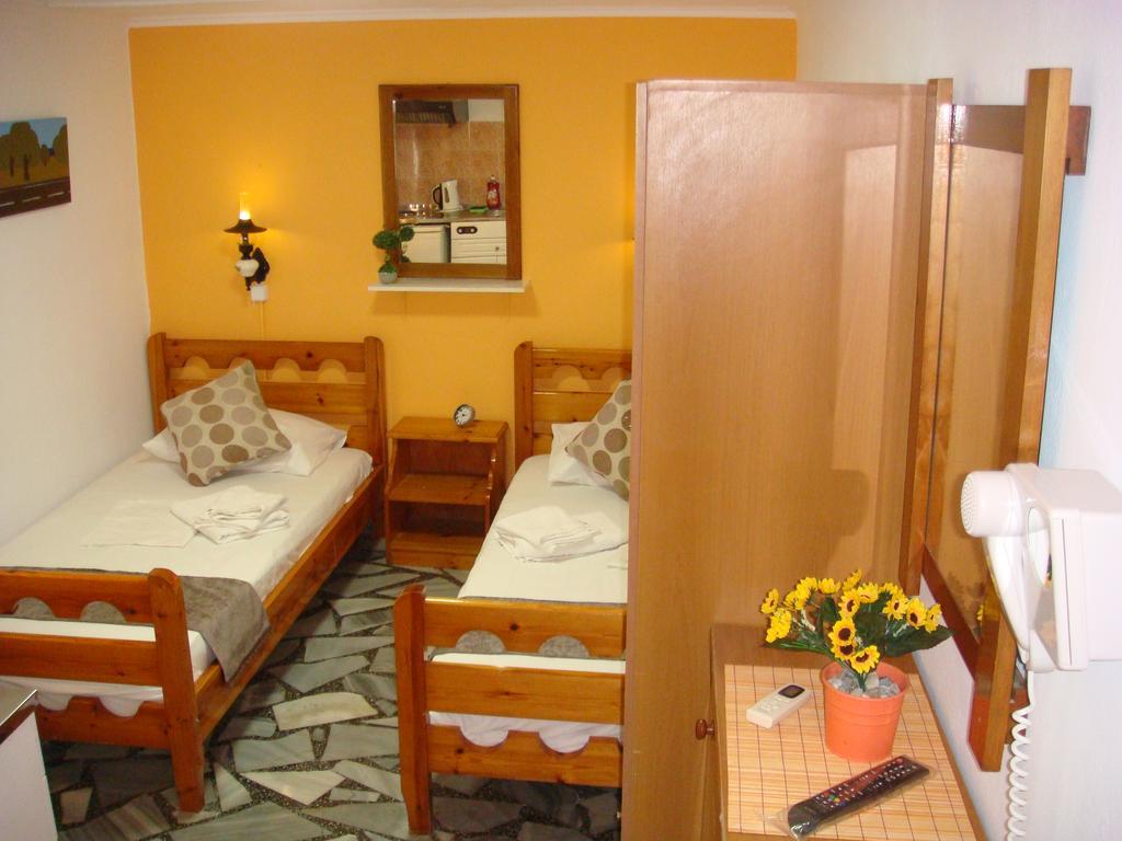 Boussetil Rooms Capanmat Tinos Luaran gambar